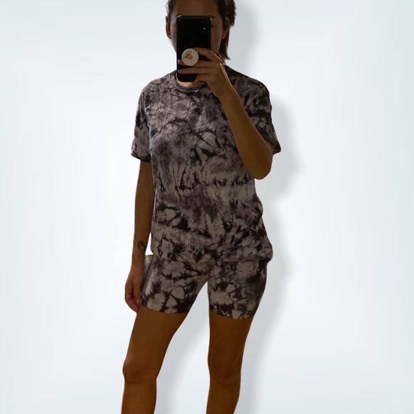 ⭐️ Wāhine Tie Dye Biker Set in Ele’ele (black) -NEW🖤 - Picture 3 of 4